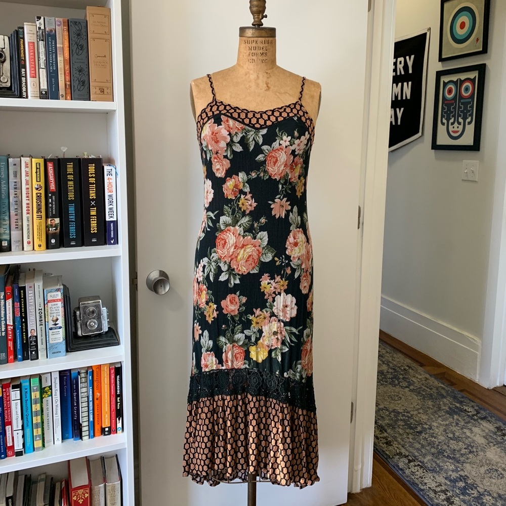 Spaghetti Strap Knit Crinkle Midi Dress w/ Lace